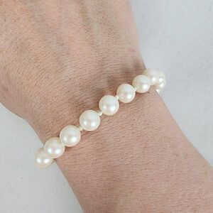 Vintage White Faux Pearl Bracelet